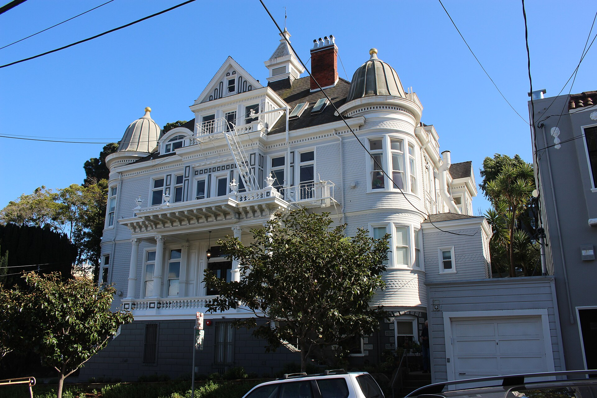 Chart: closure outcomes for SF property-condition requests, 31% no action