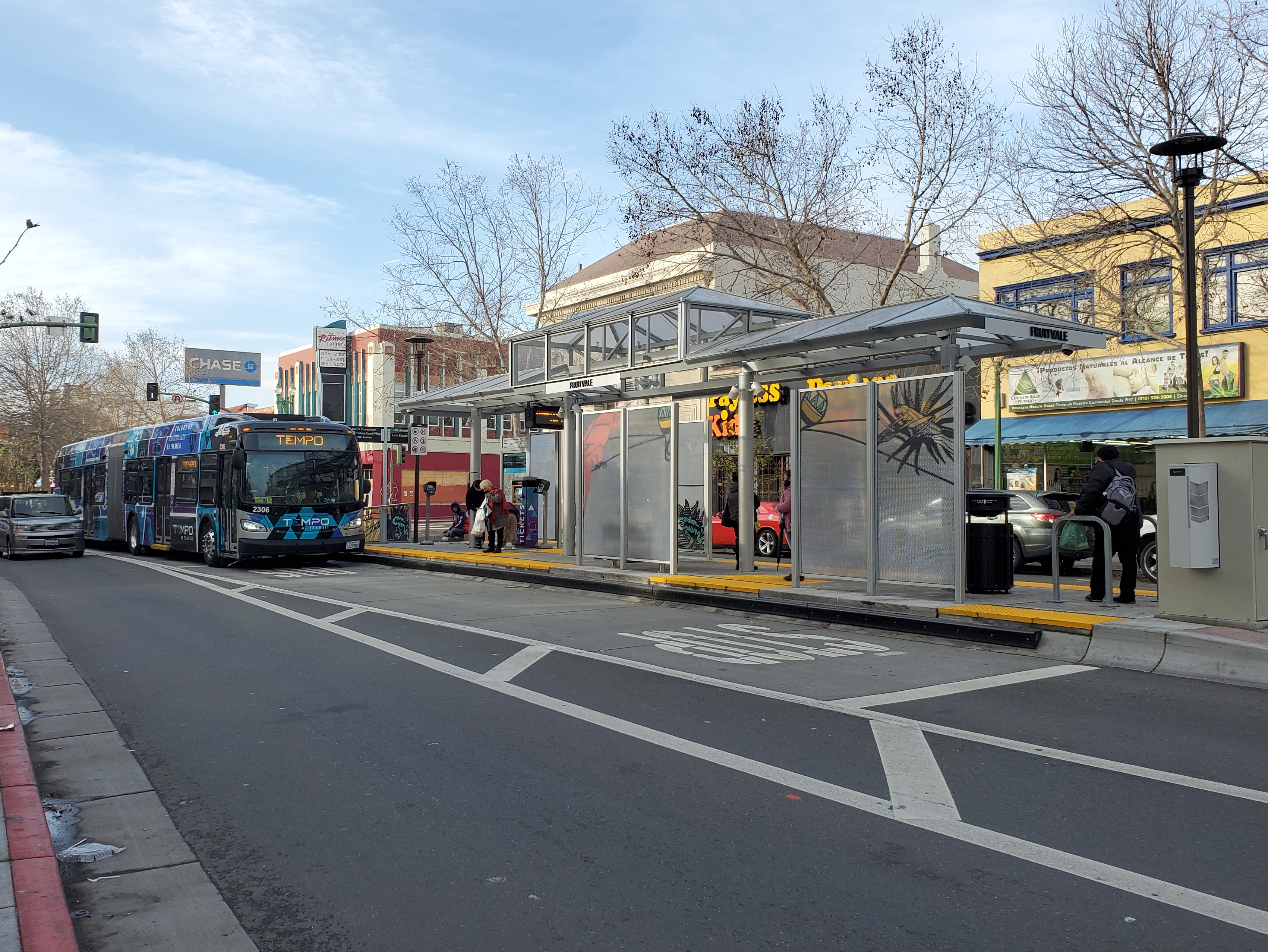 AC Transit Tempo bus at Fruitvale Station in East Oakland (CC BY-SA 4.0 photo)
